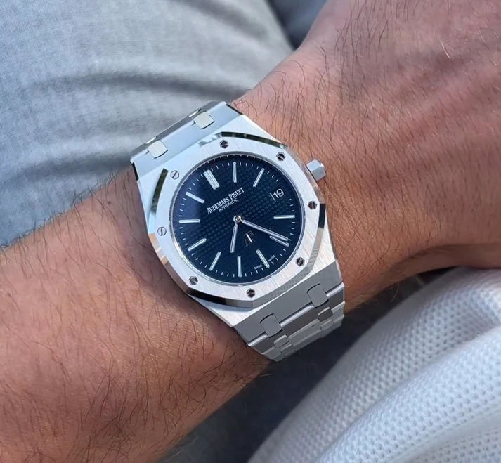 Audemars Piguet AP Royal Oak Silver Blue Metal AUTOMATIC